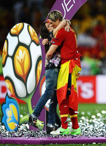 Fernando Torres con su mujer